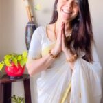 Sonalee Kulkarni Instagram - Happy Onam 🙏🏻 #sonaleekulkarni #malayalam #onam #happyonam #malaikottaivaaliban @mohanlal @lijo_lebowski @centuryfilms.in @achubjohn @shibu_babyjohn @johnandmary.creative @tinu_pappachan @manoj__moses @madhuneelakandan @sanjana_chandran_