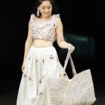 Sonalee Kulkarni Instagram - Have you bought your #Rakhi gift yet??? LAST chance to avail BUY 2 GET 1 FREE On this beautiful #handcrafted bag by #amarahandcrafted VISIT THE PROFILE and order from a variety of beautiful #handbags 👝👛👜 Outfit @labelyogitakadam #sonaleekulkarni #marathi #rakshabandhan #sister #gift #giftsforher #bags