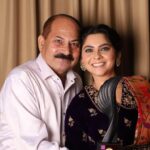 Sonalee Kulkarni Instagram - Happy Father’s Day ! I will adjust your tie or pearls until I make you smile… I will hold your hands till I make you dance… I will make you wait patiently till I win all the prizes for you…. You are my first hero, no matter how many I have on and off screen! I love you, Papa’s girl #SonaleeKulkarni #ManoharKulkarni #happyfathersday #fathersday2023 #myhero #myfather