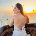 Sonalee Kulkarni Instagram - Bucket list ✔️ and how 🎈 #sonaleekulkarni #cappadocia #birthdaytrip #bucketlist #birthdaypact with @kb_keno #turkey #kapadokya #traveller Cappadocia / Kapadokya