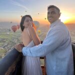 Sonalee Kulkarni Instagram - Bucket list ✔️ and how 🎈 #sonaleekulkarni #cappadocia #birthdaytrip #bucketlist #birthdaypact with @kb_keno #turkey #kapadokya #traveller Cappadocia / Kapadokya