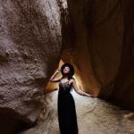 Sonalee Kulkarni Instagram - 🧢pa डोक्या … वर घेतलंय 🤪 Photoshoot by @mervekansuphotographer #sonaleekulkarni #cappadocia #kapadokya #turkey #photo #hotairballoon #photography #black #dress #hat #rocks #birthdaypact #birthdaytrip Love Valley, Goreme, Cappadocia