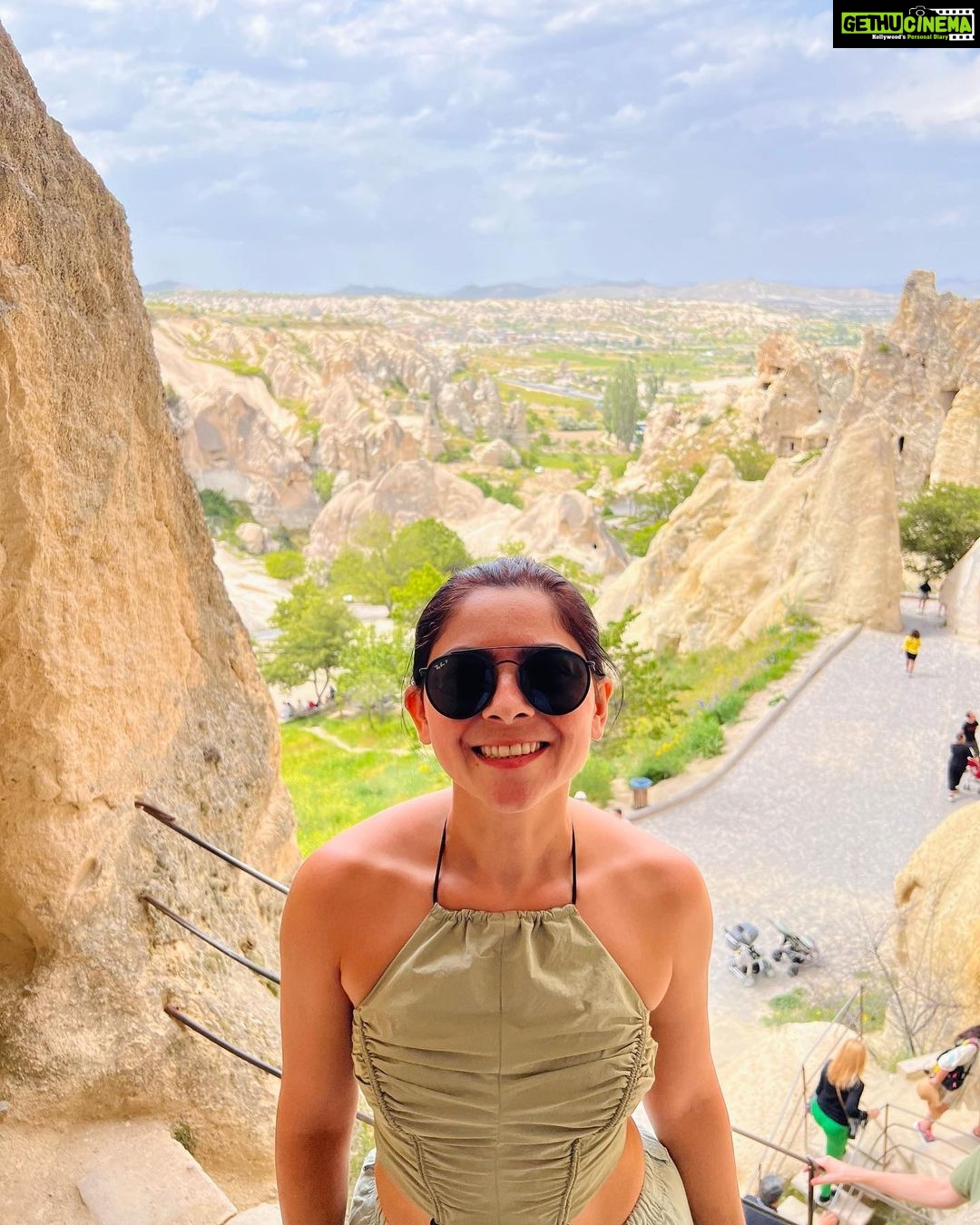 Sonalee Kulkarni Instagram - K A P A D O Y KA The land of beautiful horses 🐎 C A P P A D O C I A Keep swiping till the 🔚 #sonaleekulkarni #turkey #birthdaymonth #holiday Pictures by @kb_keno #cappadocia #kapadokya #traveller #travelphotography #iphone14pro #photography Cappadocia / Kapadokya