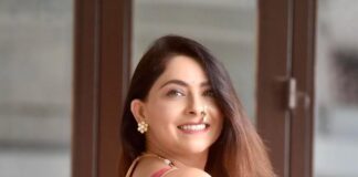 Sonalee Kulkarni Instagram - For गणेशोत्सव 2023 🩷 #sonaleekulkarni #marathimulgi #ganeshotsav #ganeshchaturthi #paithani #nath #majhabappa #ganpatibappamorya #bappa #photography @saneshashank आपलं पुणे