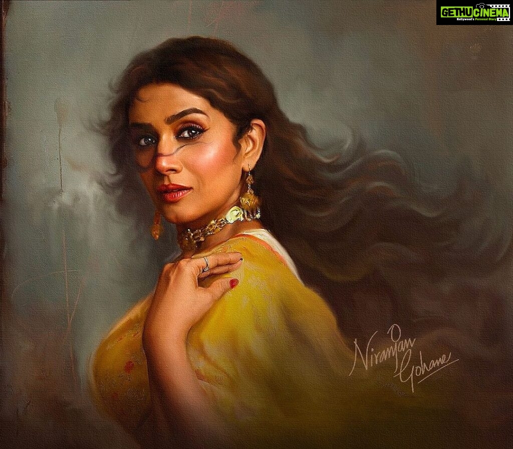 Sonali Kulkarni Instagram - Me 🥰 Thanks @niranjangohane 🤗 ( I repeat, I so wish I was as beautiful as your artistry 😍 )