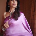 Sonali Kulkarni Instagram - मोहब्बतवाला.. 💜💜💜 . . . Styled by : @prachethestylist Assisted by : @styledby_bhakti @stylistmanasi Outfit : @takshayaindia Jewlery : @azotiique Hair : @hairby_vidhya Makeup: @muabyshailesh Photos : @dadhi_wala