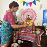Sonali Kulkarni Instagram – देखोनि चिंता हरे..
🙏🙏🌸 

#ganpatibappamorya Home