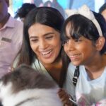 Sonali Kulkarni Instagram - Few weeks ago I was invited to this unique ‘Annual championship cat show’ 🤩 The place was filled with beautiful meows, stunning cats and cute kittens 🐱 🐈‍⬛ There were many proud cat families who wanted their cat to get clicked with me and Kaveri 🥰 Congratulations to the winners 😍 and participants as well.. Kudos to the organisers, @droolsindia , @signaturepetfoods and @felineclubofindia for putting up a beautiful cat show. The event was exceptionally non chaotic, well disciplined. They took really good care of most important thing - our dear tails 🐈 Really looking forward to attending this show wherever it happens next , anywhere in India or abroad. More power to the entire team ! Thank you Drools for wonderful treats, Sparkle relished all 🐱 Needless to say Kaveri enjoyed this the most, she was the happiest. She rarely accompanies me to my events but this was something I got to attend because of her. Thank you Kaveri for introducing me to the world of cats 🐱 😻 Mumbai - मुंबई