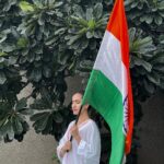 Sonnalli Seygall Instagram - Har Ghar Tiranga 🇮🇳 Dil mein India ❤️ स्वतंत्र दिवस की शुभ कामनाएँ #happyindependenceday🇮🇳
