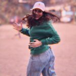 Sonnalli Seygall Instagram - #ｓｕｎｄａｙｍｏｏｄ ☀️ Sunday mood is lazy today- so lazy, that I couldn’t come up with a caption 🥱💁‍♀️ 📸: @dieppj