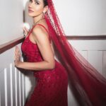 Sonnalli Seygall Instagram - Not without my sindoor, mangalsutra & pati ❤️🥹 Swipe ⬅️ to see pati & I on our first cover together. For @clapclapindia Photographer - @dinesh_ahuja Chief Editor - @soul_kari Styled By - @parikshaat Hair & Makeup - @saniya.advani Location - @viabombay Outfit - @neetalulla @houseofneetalulla Jewellery - @gehnajewellers1 Ashesh’s outfit Suit - @narendra_kumar_bespoke Shirt - @bombayshirts Bow - @tisastudio Words - @krishikabhatia Operations - @g_makhija3098