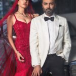 Sonnalli Seygall Instagram - Not without my sindoor, mangalsutra & pati ❤️🥹 Swipe ⬅️ to see pati & I on our first cover together. For @clapclapindia Photographer - @dinesh_ahuja Chief Editor - @soul_kari Styled By - @parikshaat Hair & Makeup - @saniya.advani Location - @viabombay Outfit - @neetalulla @houseofneetalulla Jewellery - @gehnajewellers1 Ashesh’s outfit Suit - @narendra_kumar_bespoke Shirt - @bombayshirts Bow - @tisastudio Words - @krishikabhatia Operations - @g_makhija3098