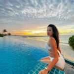 Sonnalli Seygall Instagram - .5x and sunset feels #throwback #sundayvibe