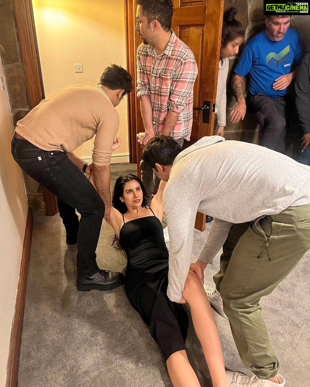 Sonnalli Seygall Instagram - Dear Lail, Thank you for letting me play you. I know it’s a true story and you are somewhere out there :) I am so lucky to be Lail in #Aseq & so grateful for the uncharted territories I found within myself during the process of filming. You will forever be one of my favourite charecters I have & will ever play. And Thank YOU @sarim197 for letting me play Lail. Thank you @officialjiocinema & @tphquk for giving me #Aseq Thank you @vardhanpuri02 @siddhanthkapoor @adi_chugh for being the best and the most entertaining costars ever 😅❤️ I love you guys! And Thank you @sanjay_ram05 for just being you! Also happy Birthday 😘 And Lastly, but def not least, thank you @shobhaiyersant and #jyotideshpande for being the amazing, inspiring women behind such powerful content 🤩