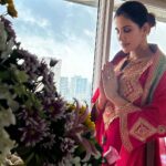 Sonnalli Seygall Instagram - Vakratunday Mahakaya 🙏 May Lord Ganesha remove all obstacles in your path of abundance ❤️ Jai Shree Ganesh #ganpatibappamorya 🧿