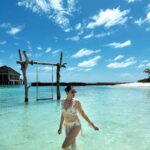 Sonnalli Seygall Instagram - Soaking it all in ☀️ 🌊 @travelwithjourneylabel @atmospherekanifushi #SonnalliwithAtmosphere #AtmosphereKanifushi #BestHoneymoonplace #JoyofGiving #AllInclusive #JourneyLabel #TravelWithJourneyLabel #YouAreSpecial #ThinkHolidayThinkJourneyLabel #LuxuryHoliday #Maldives #TravelWithSonnalli