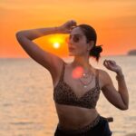 Sonnalli Seygall Instagram - Unfiltered, unedited, just me casually waiting for new sunrises and sunsets 🌞🧡