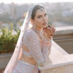 Sonnalli Seygall Instagram - Grateful | Blessed | Abbundant 🪷 ———————-———————-———————— Photograph: @the_wedding_files Outfit: @manishmalhotra05 @manishmalhotravows Jewellery: @anmoljewellers Styled by: @trishadjani Muh: @saniya.advani @pinky_viswakarma Draping: @kalpana__shah @brindashah_love Mehendi: @veenanagda