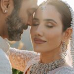 Sonnalli Seygall Instagram - 🩷🧿 Photograph: @the_wedding_files