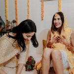 Sonnalli Seygall Instagram - हमको मिली है आज ये, घड़ियाँ नसीब् से ❤️ This reel has all my heart, made me emotional putting it together. The joy of photographs.. you can relive the memories again n again. My haldi ceremony was one of my favourite moments from all my wedding functions, it was small, intimate and traditional 💛 Thank u @the_wedding_files for capturing this so beautifully Thank u @shopmulmul (u guys have always been super helpful & lovely) Thank u @nautankichaiti @zashank @tailormadeexperiences & @jashnsquad for being the best ! P.S.- Happy Birthday @poppyjabbal 💛🧡 #haldiceremony #memoriesforlife #traditions #punjabiwedding