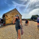 Sonnalli Seygall Instagram - Swipe to see what the fuss is all about! Send it to all car fans & say nothing 🚗🤫 #diddlysquatfarmshop #jeremyclarkson #carguy #clarksonsfarm #ukdiaries #travelwithsonnalli #travelgram #farmlife #thingstodoinlondon Diddley Squat Farm