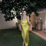 Sonnalli Seygall Instagram – From pictures to the red carpet to my late night green tea 💫 #AboutLastNight at the @globalspaindia 

Outfit & Jewellery @theballroomcouture