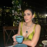 Sonnalli Seygall Instagram - From pictures to the red carpet to my late night green tea 💫 #AboutLastNight at the @globalspaindia Outfit & Jewellery @theballroomcouture