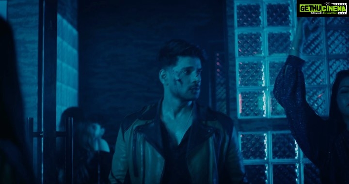 Sooraj Pancholi Instagram - This September @djchetas and @atifaslam coming your way with a solid banger! 💣 #JaaneJa teaser is out now. Full song drop on 12th Sept on the @vyrloriginals Youtube channel @mtryash @nimritahluwalia @prateekparma @vyrloriginals
