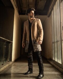 Sooraj Pancholi Instagram - Still Standing Strong! 👊🏼✌🏼#NeverBackingDown