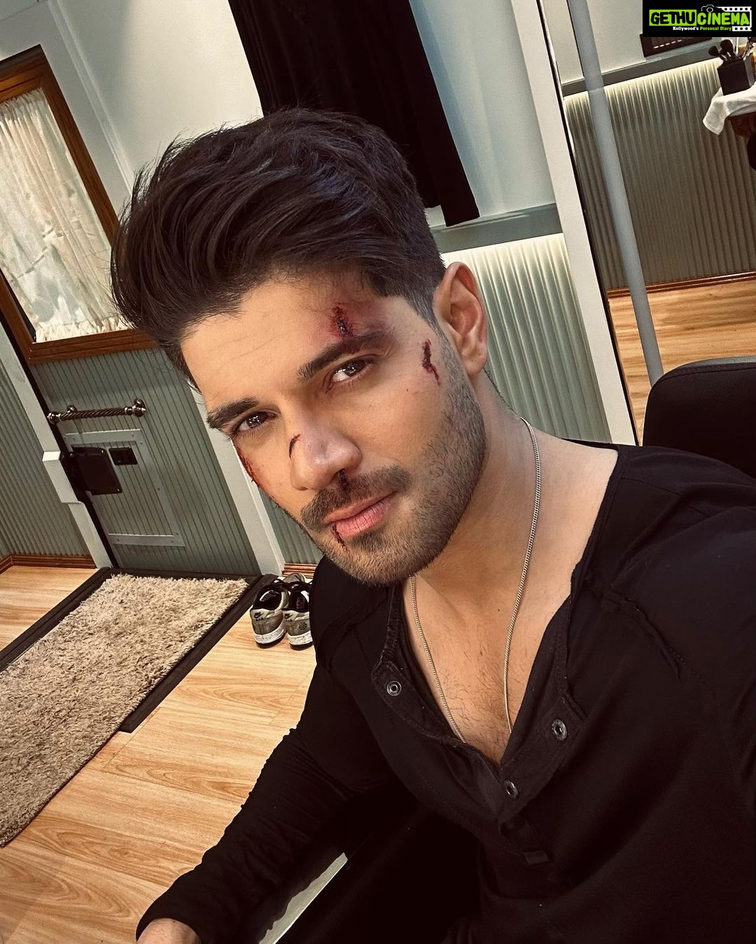 Sooraj Pancholi Instagram - Ready to #KickSomeAss π€πΌπ₯ππΌ