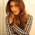 Sreeleela Instagram - 1-Pose 2-Pose 3- Pose 4- Look & 5- Leela’s pose 🙈