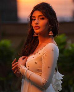 Sreeleela Instagram - Feeling the hour 🧡
.
.
.
.
.
.
.
.
📸- @stories_of_cnu 
👗- @kanakadharadesigns
💄 - @makeupbyharika 
Hair - @koduruamarnath