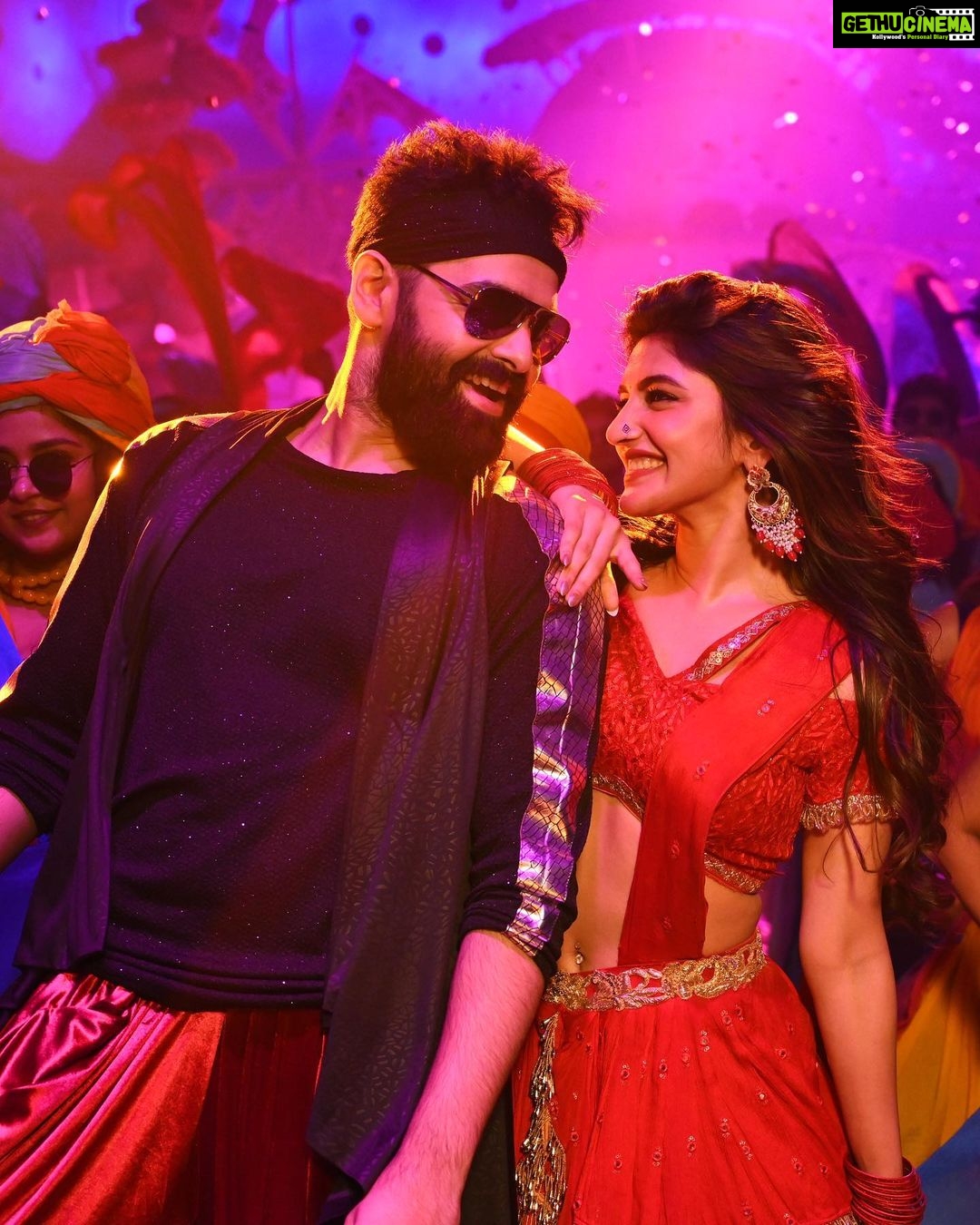 Sreeleela Instagram - Always. I mean always dance like no oneβs watching β¨π #Gandarabai #Skanda Your GANDARABAI π₯°π€π» The two blank slides are for you to see tomorrow :p