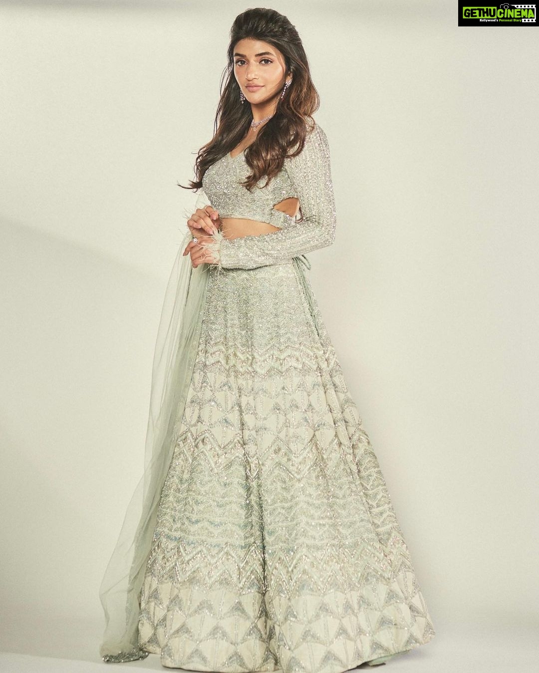 Sreeleela Instagram - Alexa play ‘Chand Sifarish’ 🌙 . . . . . . . . Makeup- @Deepikakarnanimakeovers Hair- @koduruamarnath Shot by - @arifminhaz Styled by- @archamehta Outfit - @bindaniofficial Jewellery - @karnikajewelshyd
