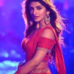 Sreeleela Instagram - Always. I mean always dance like no one’s watching ✨👀 #Gandarabai #Skanda Your GANDARABAI 🥰🤟🏻 The two blank slides are for you to see tomorrow :p