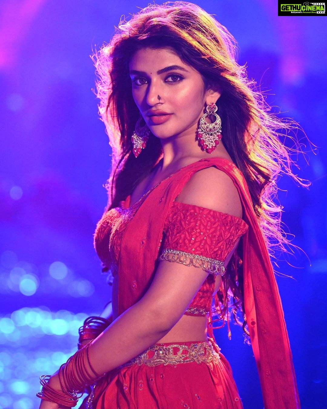 Sreeleela Instagram - Always. I mean always dance like no oneβs watching β¨π #Gandarabai #Skanda Your GANDARABAI π₯°π€π» The two blank slides are for you to see tomorrow :p