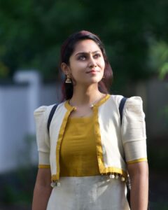 Sreethu Krishnan Instagram - >> God loves you ✨……

Wearing @varnikacollections7 
📸 @anish_achuthan 

#sreethukrishnan #godisgreat #happy #kerala #🧿 #🙏🏻