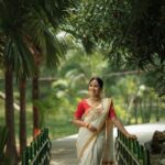 Sreethu Krishnan Instagram – #onam 🌸🌼🌺✨

@tarangini_mua 
@viji_makeover 
@marinasboutique_ 
@ms_design_official 
@jewellerypatches 
@zerogravityphotographykerala 

#sreethukrishnan #onam #happiness