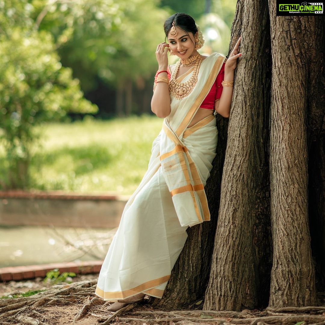 Sreethu Krishnan Instagram - One last 🤪 chennai senthamizh🌺🌼🌸✨… @zerogravityphotographykerala @tarangini_mua @viji_makeover @marinasboutique_ @ms_design_official @jewellerypatches #sreethukrishnan #2023 #favspot