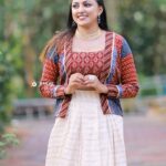 Sreevidya Nair Instagram - Happy Onam 🌸 📷 @3leaf_photography 👗 @niharikabyarya 💄 @arun_uthradam