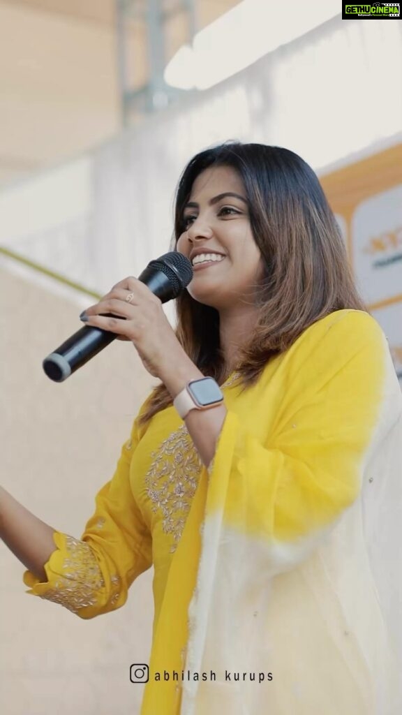 Sreevidya Nair Instagram - “Nothing shakes the smiling heart “ From the inauguration ceremony of @xyzfashion.india 📷 @abhilashkurups 👗 @denairaboutique