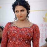 Sreevidya Nair Instagram - A crowded inauguration makes a day even more happier 😍 Thank you for the immense love #payyannur ❤️ 📷 @abindhu_photography 👚 @de_flores_official 💄 @rejudior