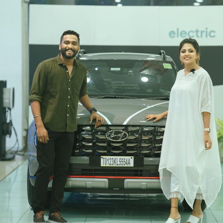 Sreevidya Nair Instagram - A shift to success mode 😎 A new addition to our family ☺️ @hyundai Venue N Line ⚡️ Thank you so much @popularhyundaicars for the extended support ♥️ Photo courtesy - @amal_photographi_ Costume - @denairaboutique Makeup - @fiama_makeupstudio Vyttila,Kochi