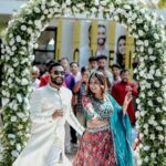 Sreevidya Nair Instagram - ഇവനെ ഞാൻ ഇങ്ങ് എടുക്കുവാ 🤓 Took him completely 😙 ❤💍❤ 📸@wingsman__munavarali @rahul_ramchandrann @sreevidya__mullachery #sreevidyamullachery #engagement #photography #reelsinstagram #reelsvideo #reelsinstagram IMAN BEACH RESORT MOGRAL