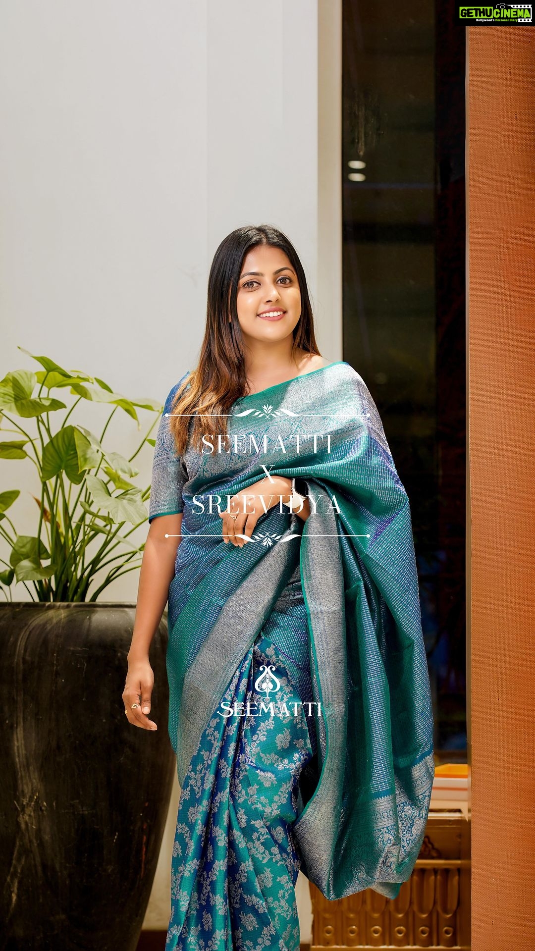 Sreevidya Nair Instagram - Stepping into a realm of elegance and heritage at Seematti’s Onam Shopping Carnival! From electrifying offers to the allure of tradition, my visit to Seematti Kochi was truly remarkable. The enchantment continues with captivating Onam deals at Seematti Kottayam and Seematti Crafted Kozhikode. Let’s embrace this Onam with style, flair, and a sprinkle of excitement! #seematti #onam #newcollection #onamspecial #onamoffers #onamcollection #seemattionam #onamseason #seasonofcelebration #seemattionam2023 #onam2023 #onamsaree #onamspecial #onamdress #kochi #kottayam #calicut