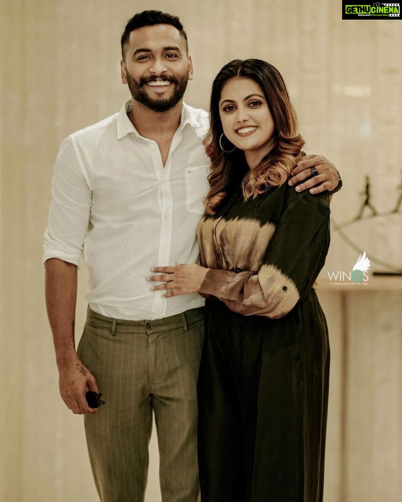 Sreevidya Nair Instagram - Dear Instagram family, Introducing my better half to you all with immense excitement @rahul_ramchandrann ❤️ We are getting engaged on January 22, 2023. 💍 We need all your prayers and blessings through out. Thank you very much for all the messages and comments I’ve gotten so far. I love you all to the moon and back. ❤️🥰 💄 @fiama_makeupstudio #blessed #getting #engaged #officially