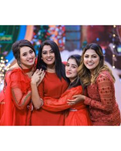 Sreevidya Nair Instagram - Merry Christmas from us ✌🏻

📷 @3leaf_photography 

👗 @jazaashdesignstudio 

💄 @arun_uthradam