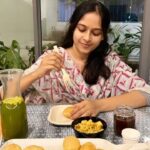 Sri Divya Instagram – Tag that friend who spends forever looking at the menu, only to order the same thing every single time! 🍽️😂 #RoutineEater