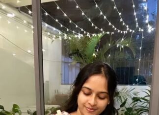 Sri Divya Instagram - Tag that friend who spends forever looking at the menu, only to order the same thing every single time! 🍽️😂 #RoutineEater