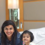 Sridevi Ashok Instagram - That’s our Sunday family time …🥰❤️ @ashok_chintala @sitara_chintala #srideviashok #familytime #familyphotography #westinchennai #couplegoals #fashionstyle #fashionblogger #fashionable #chennaiinfluencer #westin #marriottbonvoy #marriott The Westin Chennai Velachery